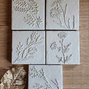 Set of 5 tiles 10x10 ceramic base azulejos floral decorations hand painted artistic tiles country boho rustic style with white wildflowers
